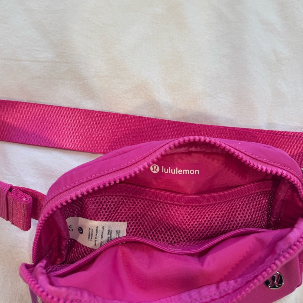 Lululemon Everywhere Belt Bag Sonic Pink